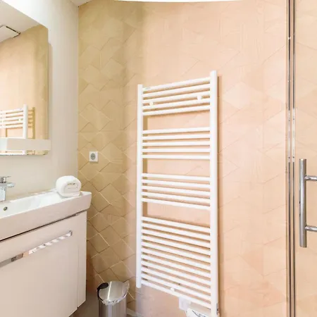 Cozy 2 By Halldis Cannes